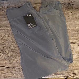 GapFit Runaround Joggers